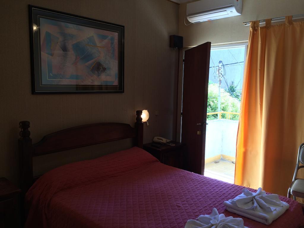 Hotel Cordoba Вила Карлос Пас Екстериор снимка